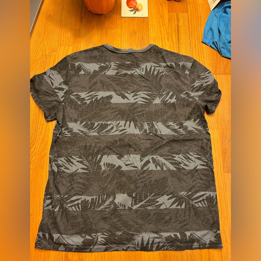 Vintage Fit Tropical Print Stripe Tee - Picture 6 of 6